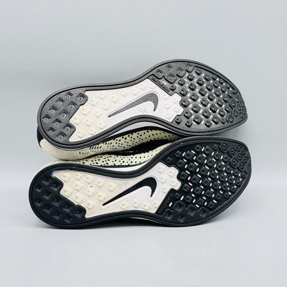 Nike Shoes Mens 8.5 Black Gray Flyknit Racer Volt Running Sneakers Comfort - Picture 9 of 11